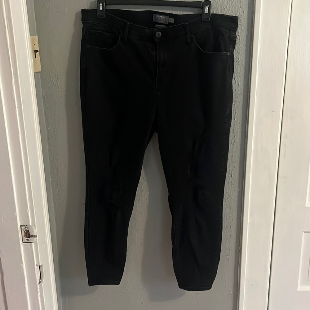 Black torrid ripped jeans